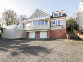11 Glyn Garth Mews